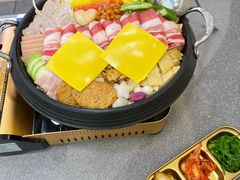 -豚妈妈汤饭·部队锅(南京东路店)