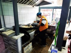 -黄阿姨锅贴大王(万航渡路店)