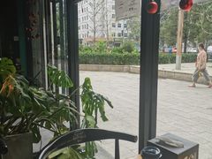 靠窗位-腰子哥烤串(石佛营炫特店)