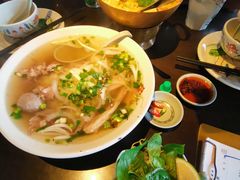 -大头虾越式风味餐厅(光明广场店)