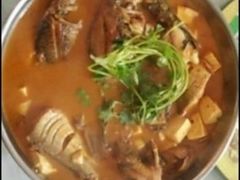 野生杂鱼豆腐锅-香乡美食府特色肥西老母鸡(三河古镇店)