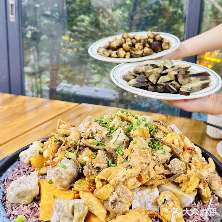 在江门闹市中野生菌Top1，巨无霸糯米鸡饭