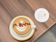 焦糖玫瑰拿铁-屋裡·Union Bakery(龙江路店)
