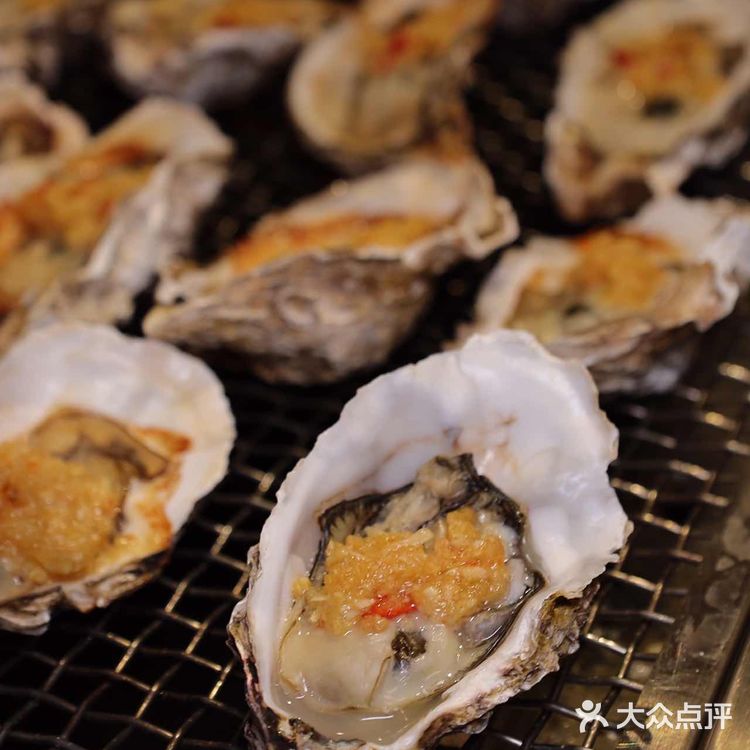 朋友带我体验人均不到100+不限量畅吃的生蚝自助‼️