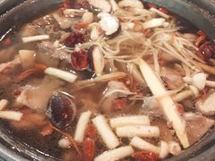 -芳村榕树头叹佬鸡煲(体育西店)