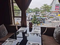 窗外风景-RELLMAN莱尔曼牛扒(长安店)