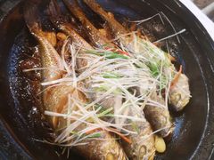 八分钟砂锅焗黄鱼-有喜胶东小馆(太申祥和店)