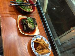 -爆炸头阿姨小四川正宗川味小吃(无任何分店)