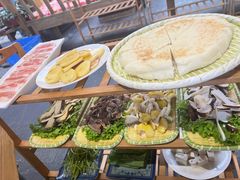 -有一锅·野生菌黑山羊腊排骨火锅(古城北门店)