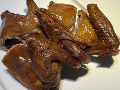 手撕乳鸽-琬苑鸽庄·川粤融合菜(解放碑总店)
