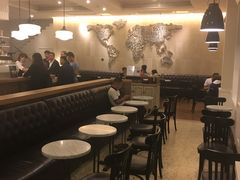 大堂-星巴克臻选(广州沙面店)