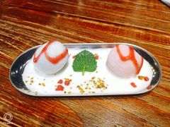 冰淇淋糯米糍-1886德国汽车餐厅(外滩十六铺码头店)