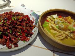 -阿瓦山寨·湘菜现炒·剁椒鱼头王(咸阳总店)