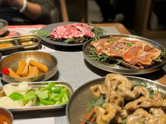 -草家酱蟹炭火烤肉店(珲春南路一店)