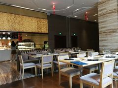 大堂-威珀斯酒店·珀萃美食餐厅 | 海鲜刺身·现烤生蚝·特色烤肉