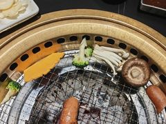 -山川小町·极番烧肉(新地假日广场店)