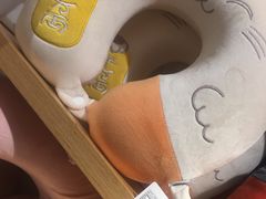 -名创优品(北京新中关购物中心地铁层店)