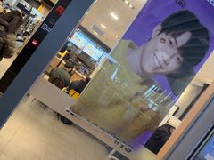 -麦当劳(上海虹桥站30B检票口楼上)
