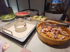 -尚尚仙·酸汤猪手·猪肚鸡火锅(华联万柳购物中心店)
