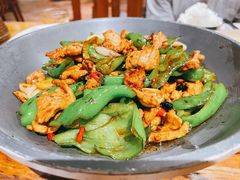 小炒黄牛肉-老滇山寨•云南特色菜•地方菜•民族风情歌舞表演(金碧店)