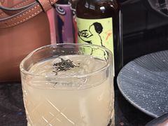 -毛毛虫酒吧