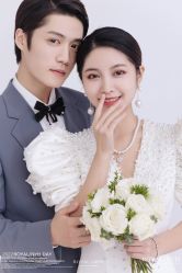 点击看大图 -挪娅婚纱摄影皇家会所