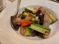 翠玉瓜野菌炒爽肉-利苑酒家(合景国际金融广场店)