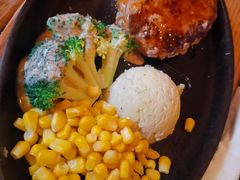 招牌肉饼-铃木食堂(北新桥店)