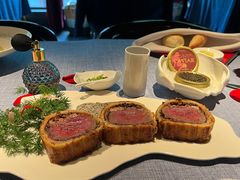 惠灵顿牛排-弦月窗LUNETTE BY AMANDA(复兴路店)