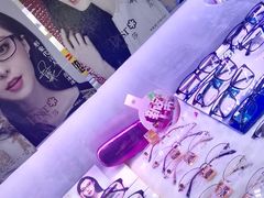 -提一眼镜·蔡司·依视路(小寨店)
