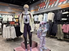 -百年港湾奥特莱斯(香炉礁店)