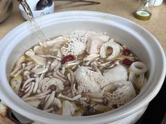 -东巴谷野生菌火锅餐厅