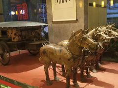 -铂逸梦秦酒店(横店梦幻谷店)