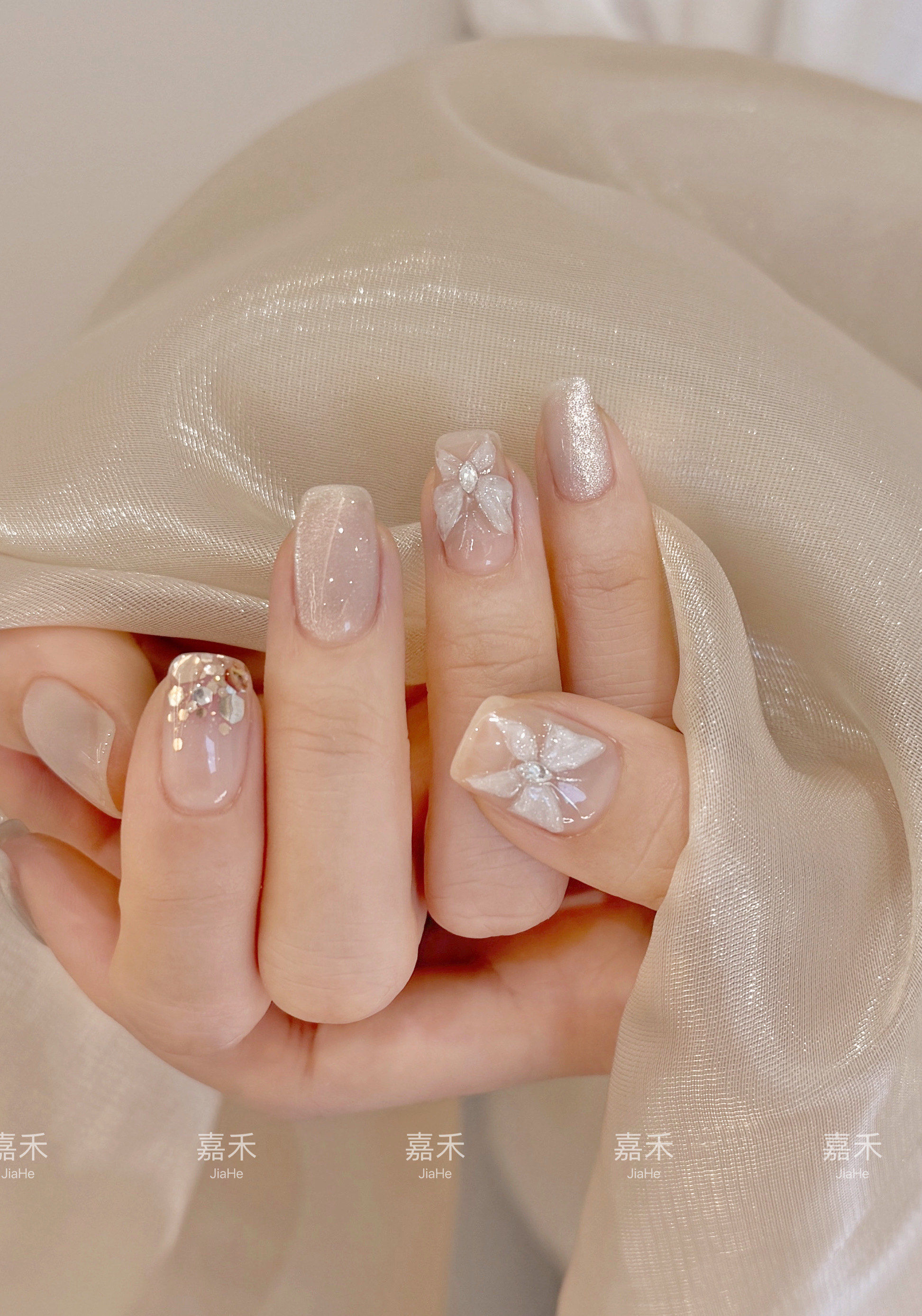 手绘立体蝴蝶美甲