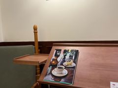 -Café Monson