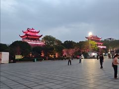 -巴陵广场