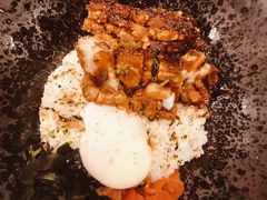 脆皮猪肉饭-Calia