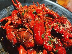 -肥肥虾庄·金牌油焖大虾(汉街SKP店)