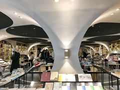 -钟书阁(珍园店)