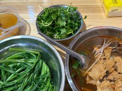 -柳州肥姨妈大骨螺蛳粉(东靖路店)