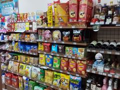 -全家便利店(襄阳南路店)