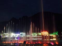 -百里峡七彩艺术小镇