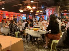 大堂-鲜入围煮花胶鸡海鲜火锅