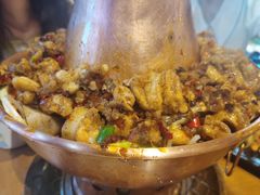 二哥芋儿蛙-炉小二铜锅牛蛙•川湘菜(三里屯店)