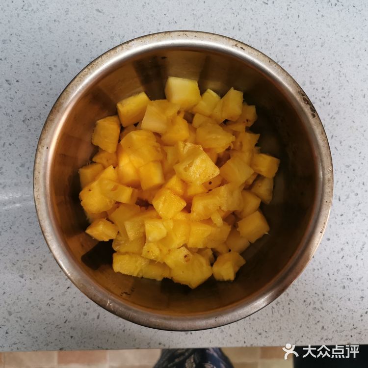 烤箱上下200度烤15分钟，出炉～吃了一块超级好吃