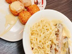 猪颈肉芝士捞公仔面-新记餐厅(香槟大厦店)