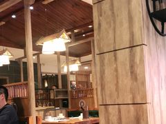 大堂-草家酱蟹炭火烤肉店(珲春南路一店)