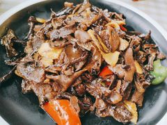 肉炒松树菌-京北渔家傲