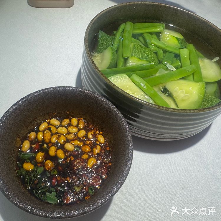 😻被这家猫咪主题餐厅辣哭,但我还想再来!