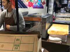 -梅龙镇广场